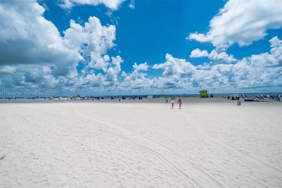 441 Collins Ave #27, Miami Beach: photo 1 of 30