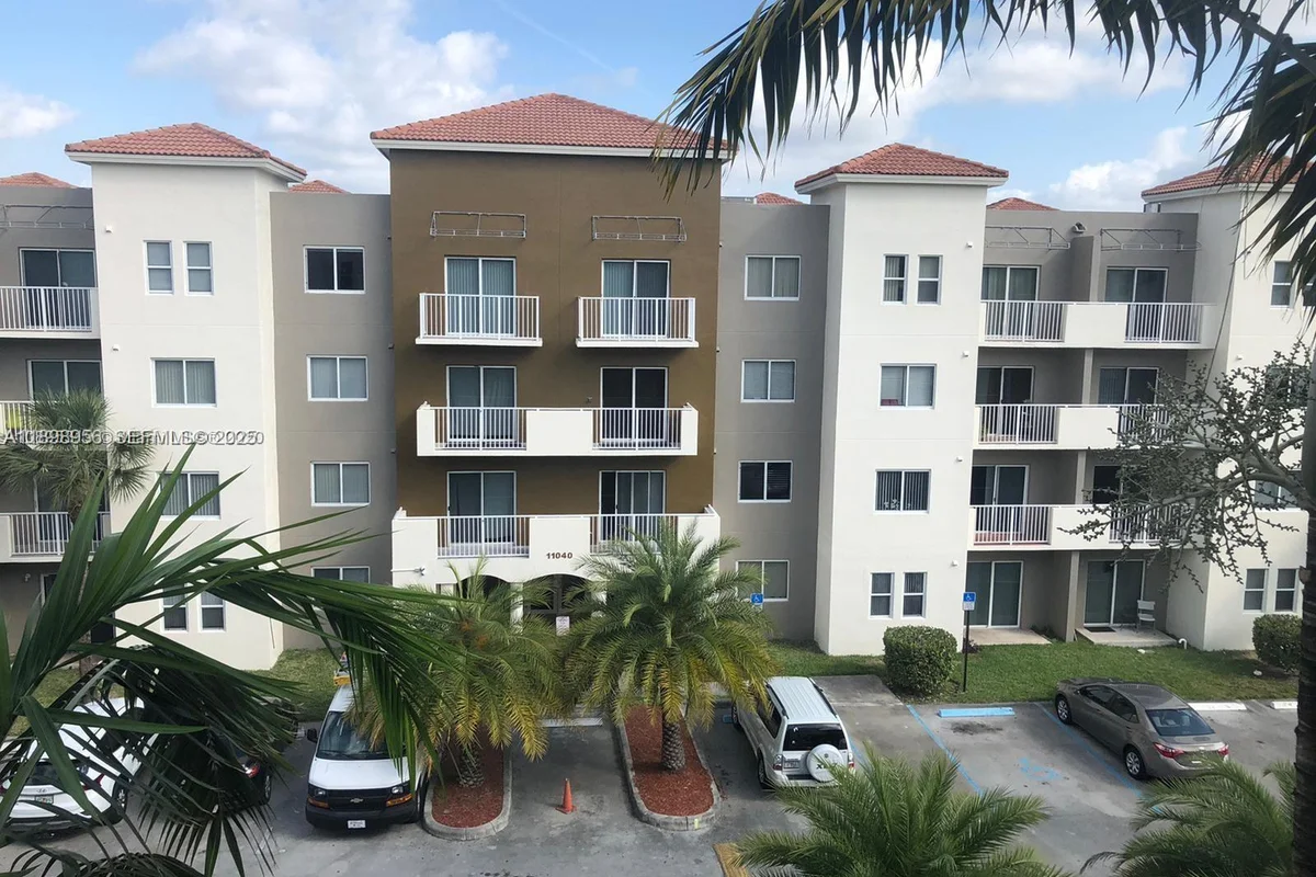 11040 SW 196th St #211, Cutler Bay: photo 1 of 10