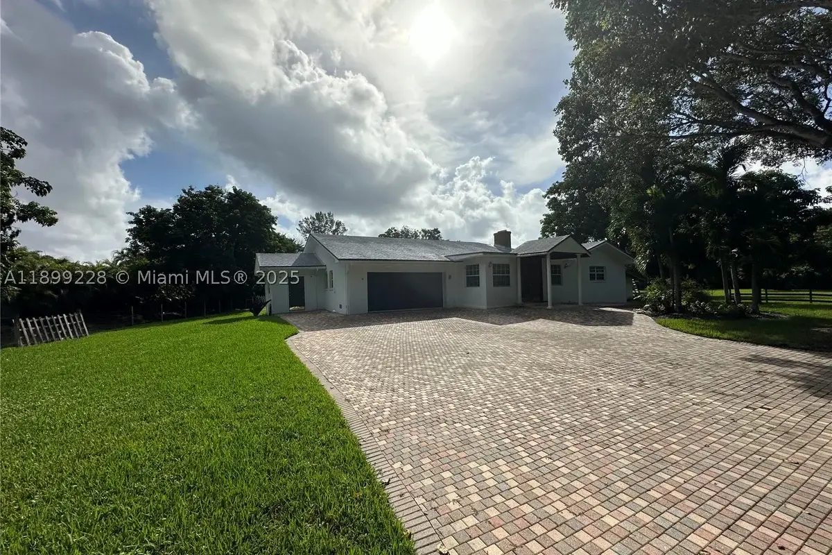 6300 SW 181st Ln, Southwest Ranches: photo 1 of 20
