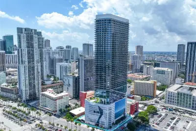 398 NE 5th St #3017, Miami: photo 1 of 34