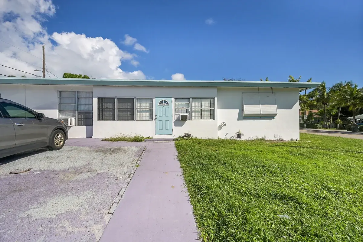 721 N A St, Lake Worth Beach: photo 1 of 23