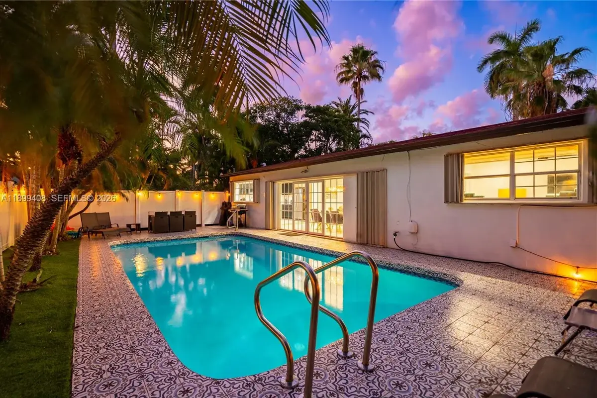 1244 Garfield St, Hollywood: photo 1 of 30