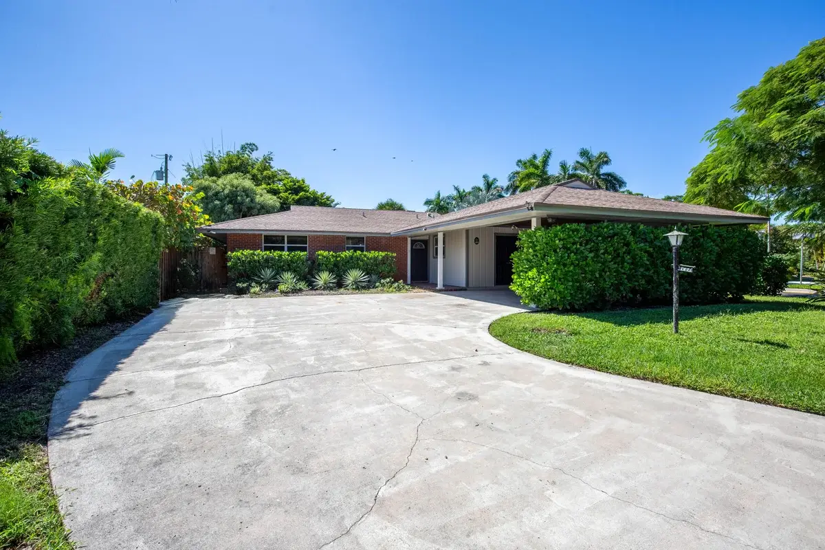 187 Auburn Dr, Lake Worth Beach: photo 1 of 19