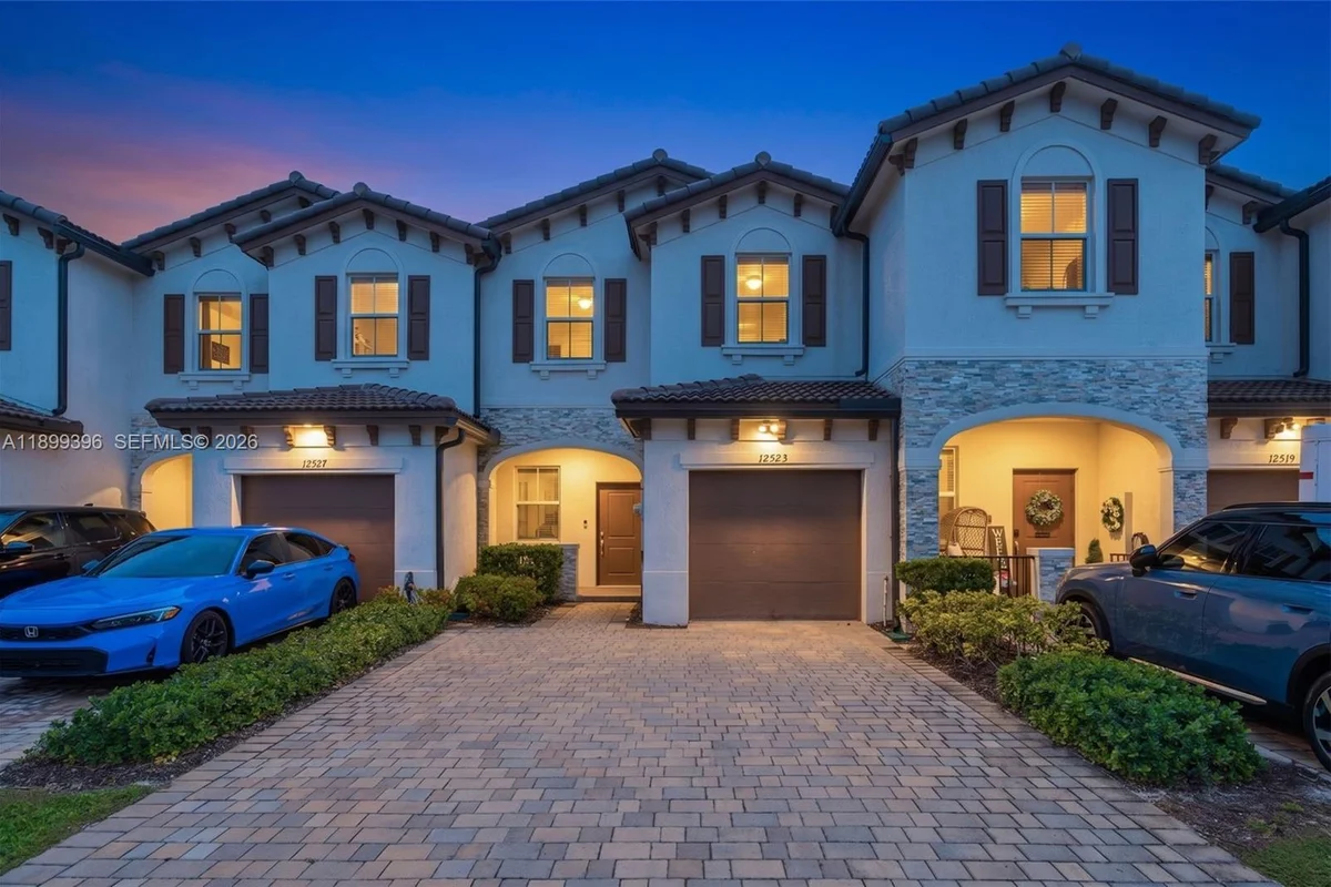 12523 NW 24th Ave, Miami: photo 1 of 44