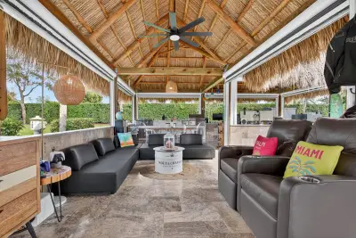 161 N Cortez Dr, Margate: photo 1 of 28