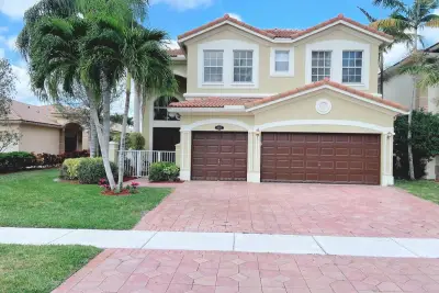 10454 Galleria St, Wellington: photo 1 of 24