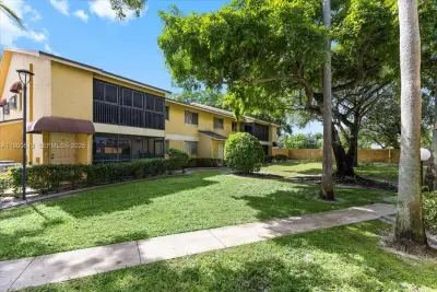 3047 N Oakland Forest Dr #204, Oakland Park: photo 1 of 18