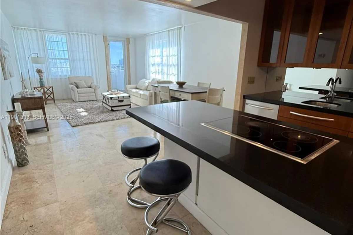 100 Lincoln Rd #1111, Miami Beach: photo 1 of 30