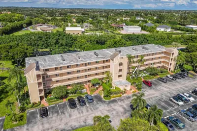 6865 Huntington Ln #105, Delray Beach: photo 1 of 39