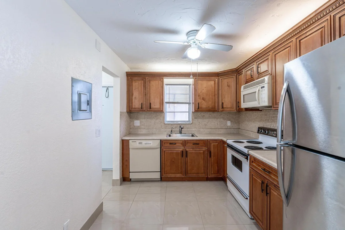 2551 Aragon Blvd #406, Sunrise: photo 1 of 20