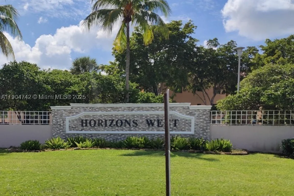 8760 SW 133rd Ave Rd #318, Miami: photo 1 of 1