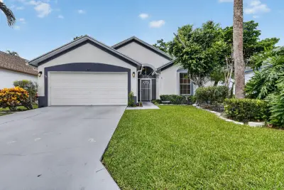 412 Trotters Ln, Greenacres: photo 1 of 48