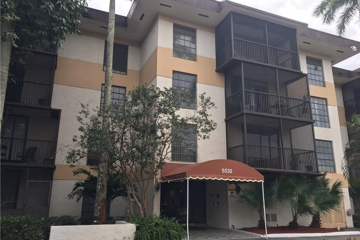 5530 NW 44th St #318C, Lauderhill: photo 1 of 11