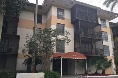 5530 NW 44th St #318C, Lauderhill: photo 1 of 11