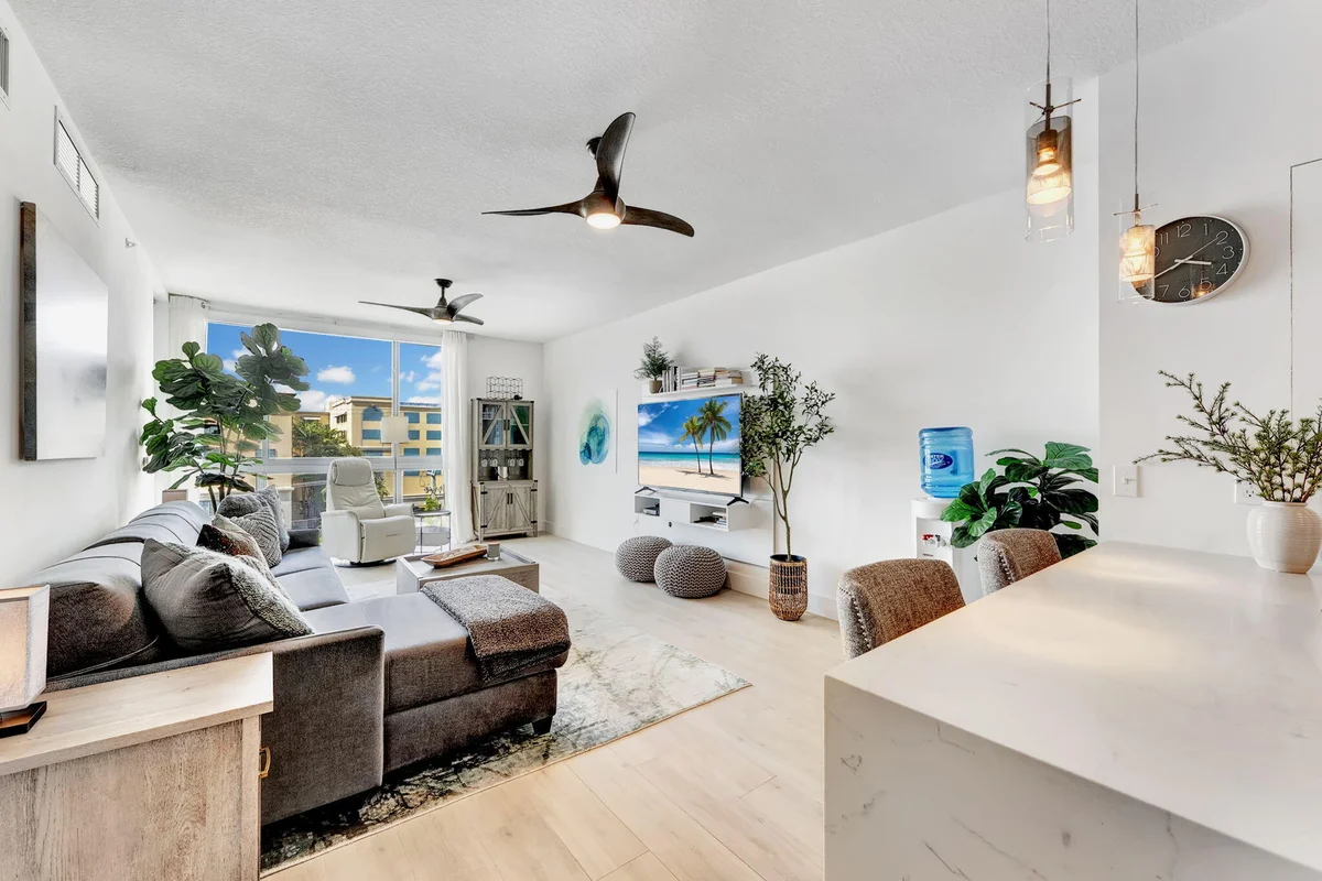 111 SE 1st Ave #517, Delray Beach: photo 1 of 35