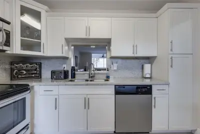 420 NE 12th Ave #208, Hallandale Beach: photo 1 of 44