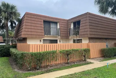 157 Heritage Way, West Palm Beach: photo 1 of 23