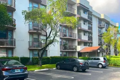 2701 Riverside Dr #203-B, Coral Springs: photo 1 of 18