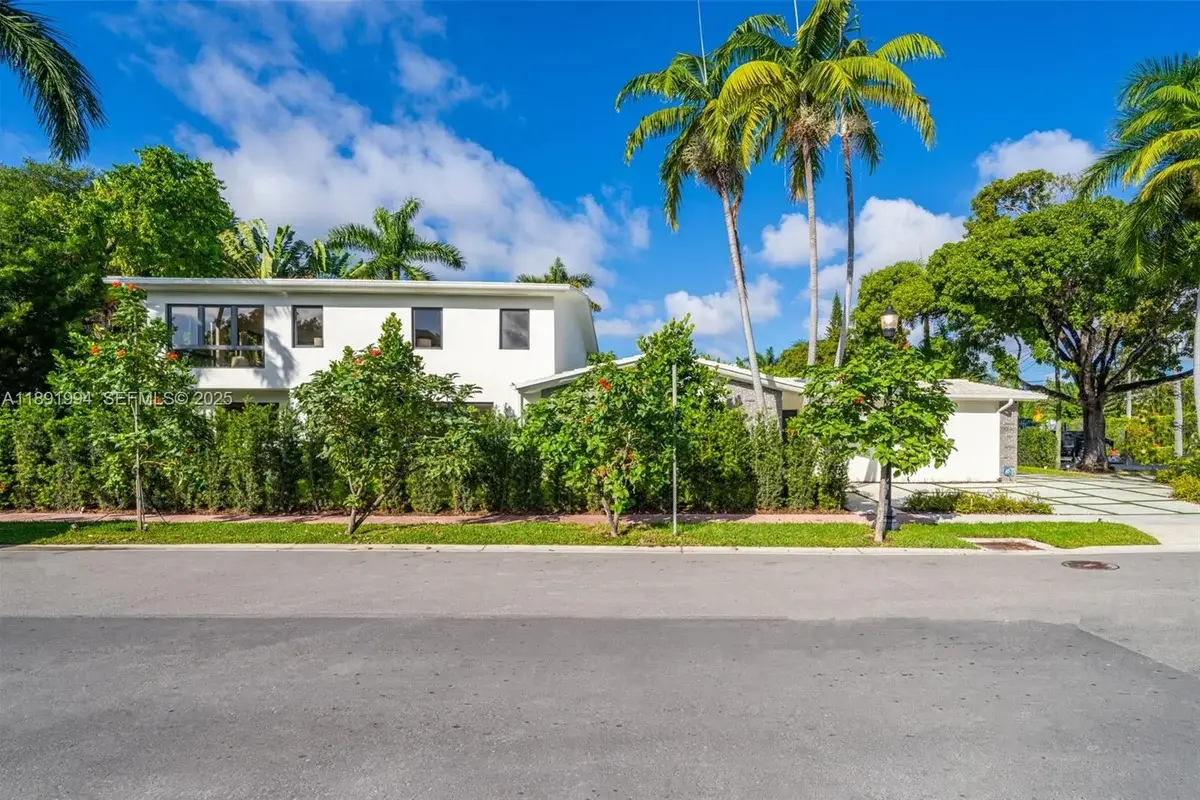 222 E Rivo Alto Dr, Miami Beach: photo 1 of 31