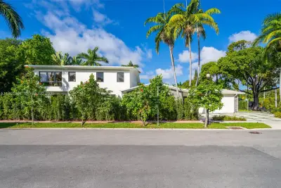 222 E Rivo Alto Dr, Miami Beach: photo 1 of 31