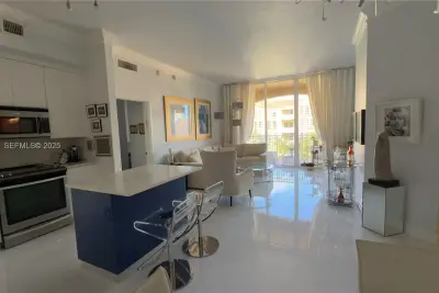 3001 NE 185th St #532, Aventura: photo 1 of 13