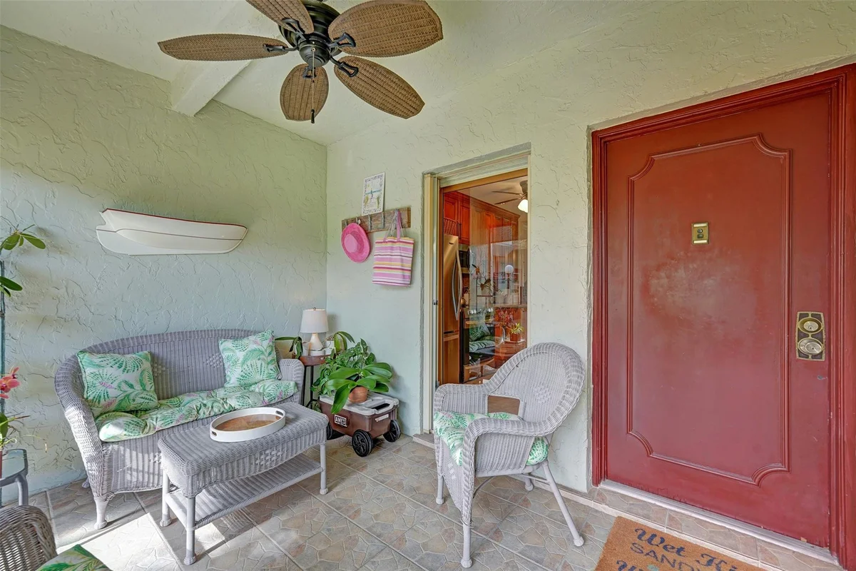 860 SE 6th Ave #402, Deerfield Beach: photo 1 of 47