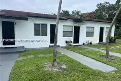 511 NW 133rd St #4, North Miami: photo 1 of 5