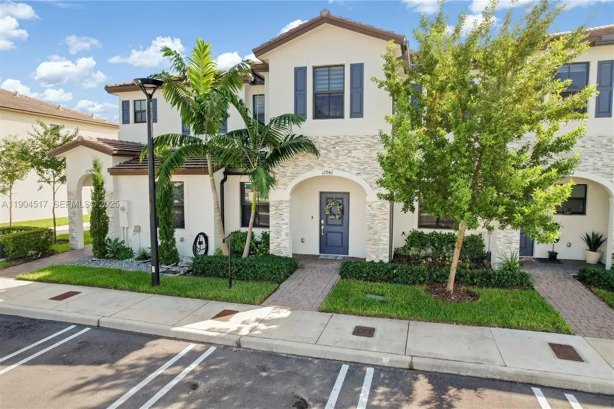 12942 SW 232nd Ter, Homestead: photo 1 of 27