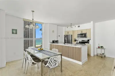 17555 Atlantic Blvd #PH7, Sunny Isles Beach: photo 1 of 18