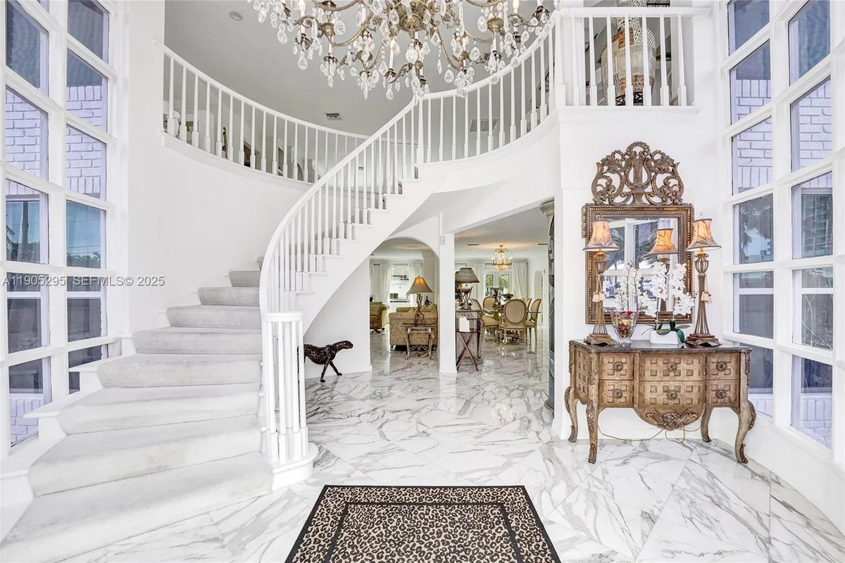 2889 NE 35th St, Fort Lauderdale: photo 1 of 100