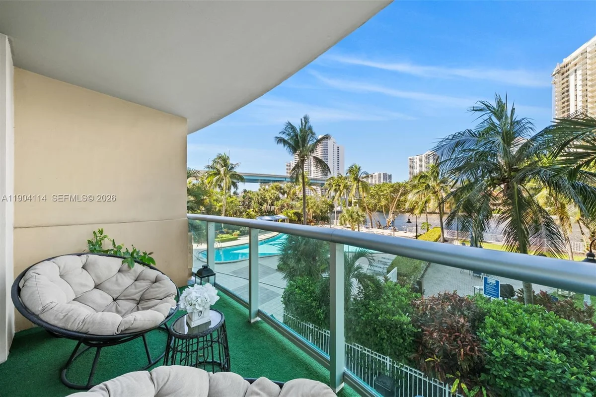 19390 Collins Ave #209, Sunny Isles Beach: photo 1 of 33
