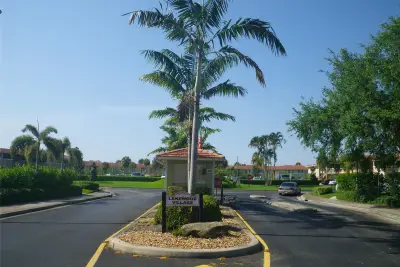 9902 Twin Lakes Dr, Coral Springs: photo 1 of 1