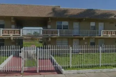 301 NW 177th St #136, Miami Gardens: photo 1 of 12