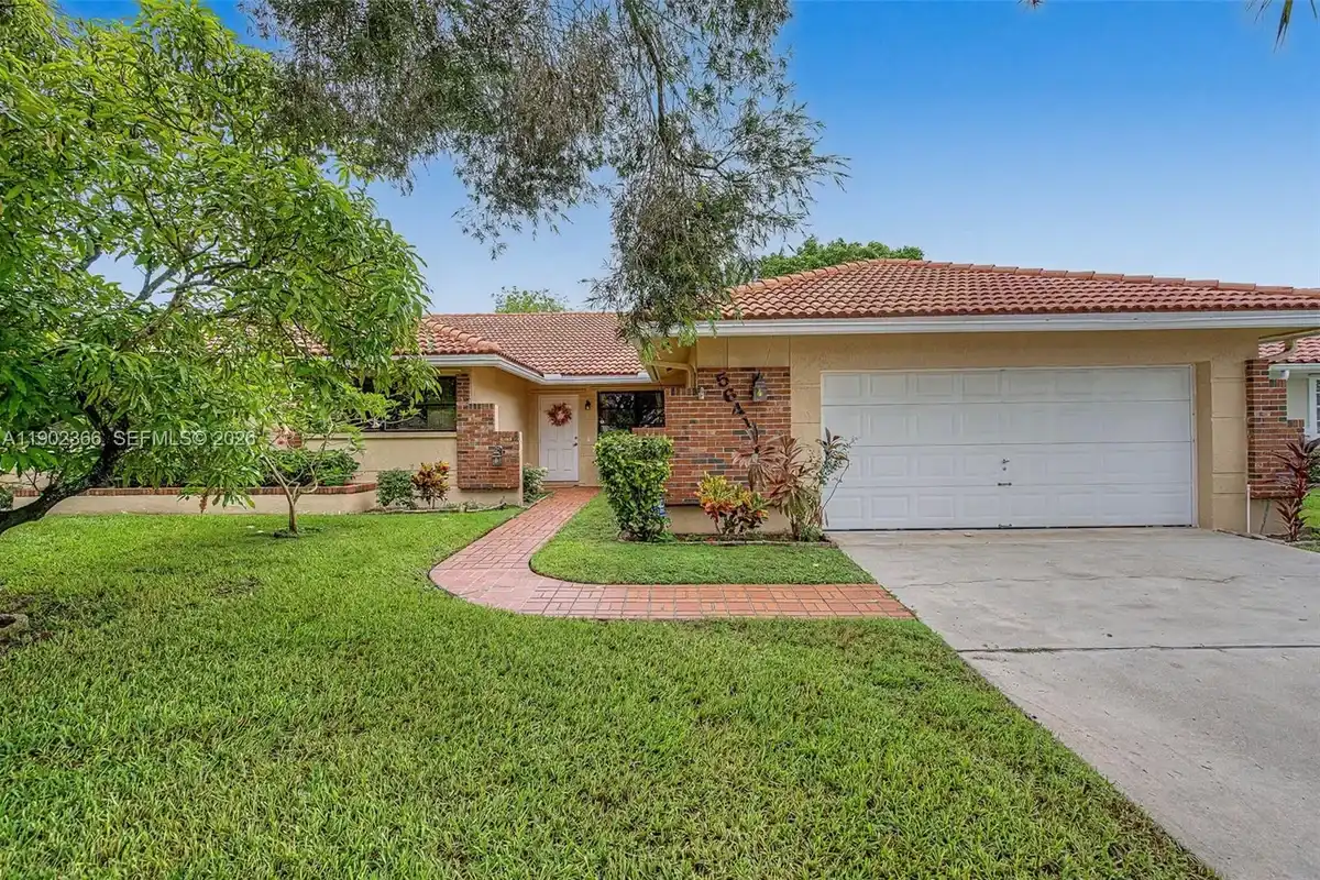 5641 Thistledown Ter, Davie: photo 1 of 54