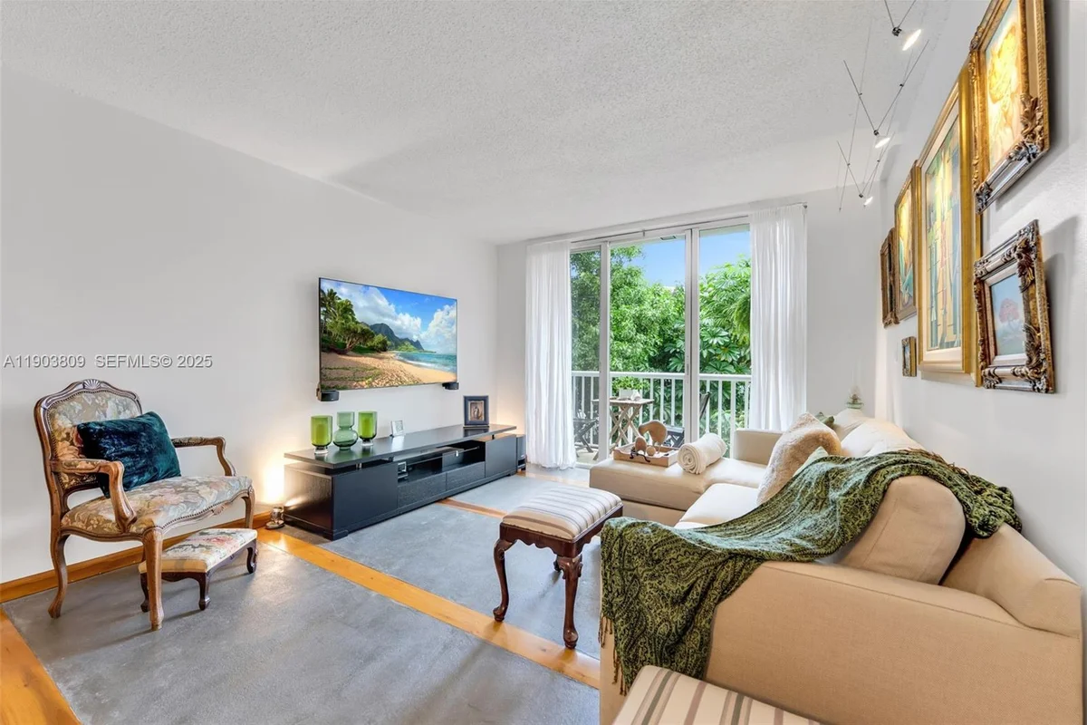 3661 SW 9th Ter #207, Miami: photo 1 of 14