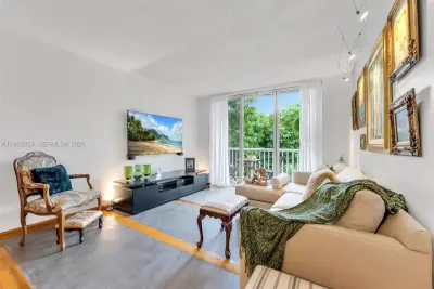 3661 SW 9th Ter #207, Miami: photo 1 of 14