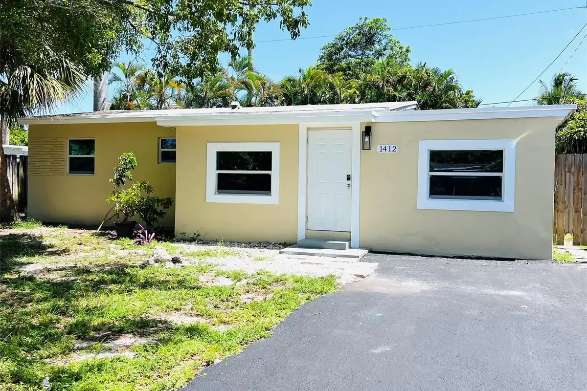 1412 NE 25th Ct, Pompano Beach: photo 1 of 40