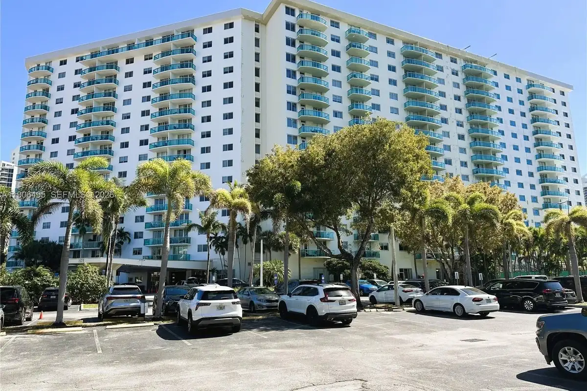 19370 Collins Ave #PH-10, Sunny Isles Beach: photo 1 of 35