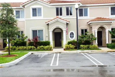 2363 SE 11th St, Homestead: photo 1 of 68