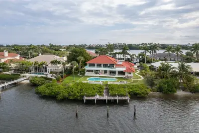 1635 Lands End Rd, Manalapan: photo 1 of 38