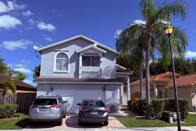 14713 SW 155th Pl, Miami: photo 1 of 17