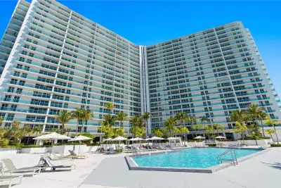 100 Bayview Dr #1901, Sunny Isles Beach: photo 1 of 30