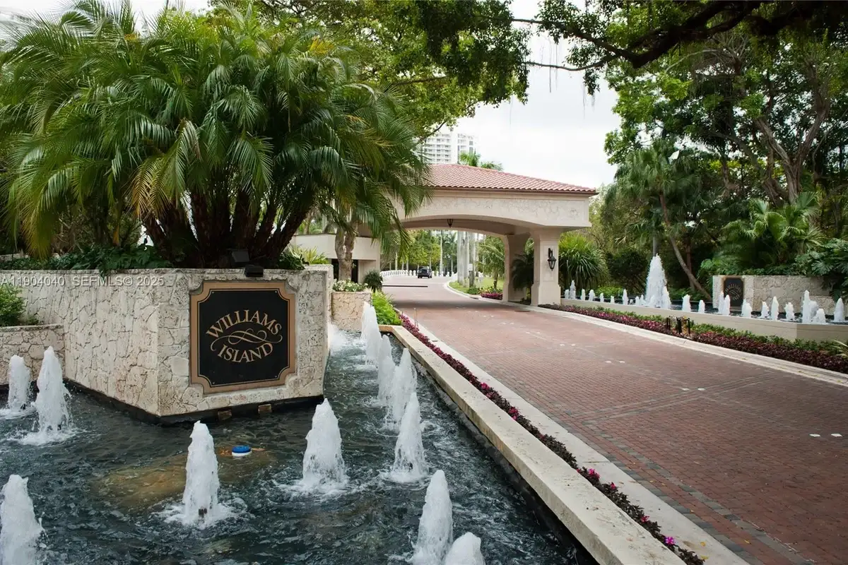 2000 Island Blvd #609, Aventura: photo 1 of 36