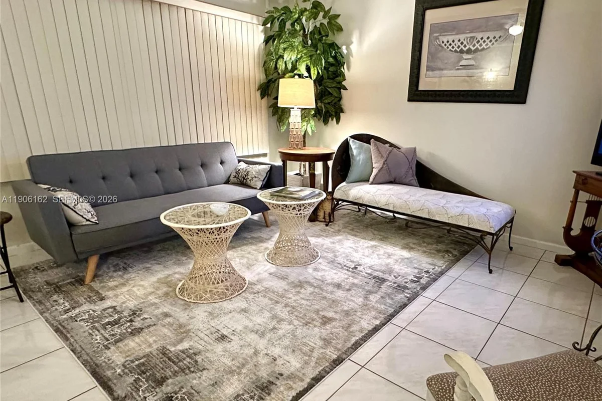 142 Preston D, Boca Raton: photo 1 of 28