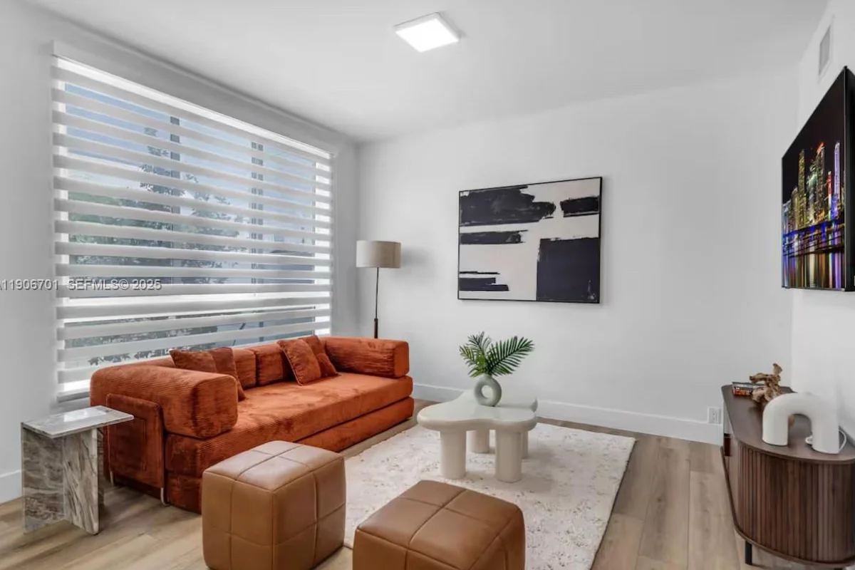 Condo in Miami: photo 1 of 29