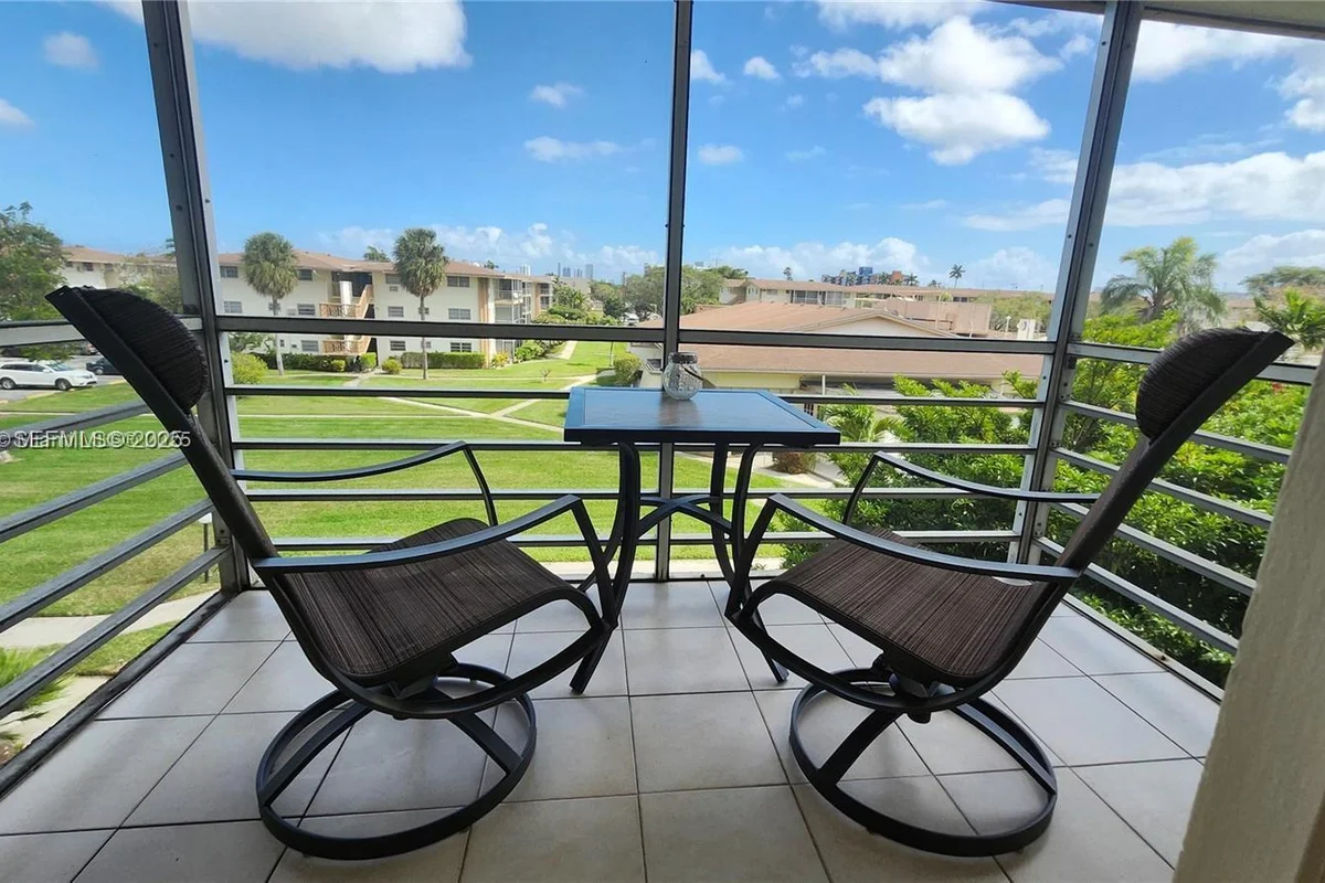 16901 NE 13th Ave #306, Miami: photo 1 of 20