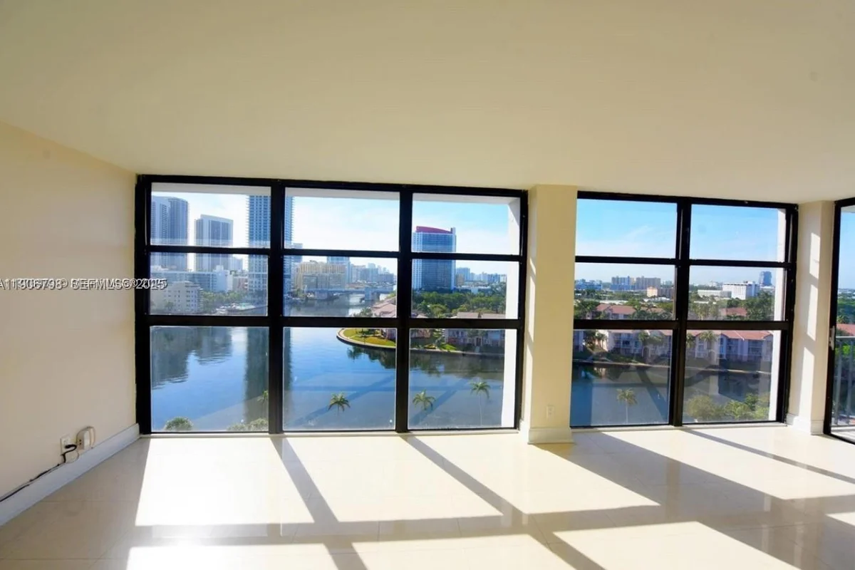200 Leslie Dr #1124, Hallandale Beach: photo 1 of 13