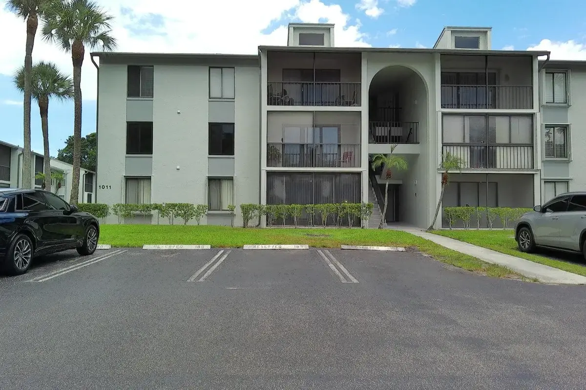 1011 Green Pine Blvd #D2, West Palm Beach: photo 1 of 11