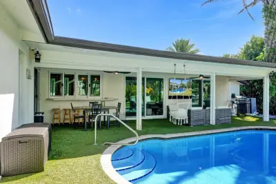 3821 NE 29th Ave, Lighthouse Point: photo 1 of 59