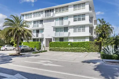 401 Peruvian Ave #1040, Palm Beach: photo 1 of 17